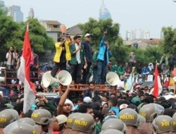 Dibantu Personel Brimob Polda Malut, Polres Ternate Siagakan 247 Menghadapi Aksi
