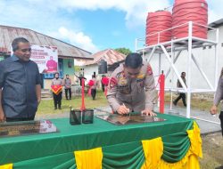 Kapolda Malut Resmikan Sumur Bor dan Lampu Jalan Solar Panel di Desa Banemo  Halteng