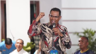 Pemda Halut Serahkan Bonus dan Uang Saku kepada Atlet PORPROV V Maluku Utara