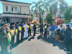 Polres Ternate Salurkan Sembako Gratis kepada Masyarakat pada Peringatan Hari Bhayangkara ke-80  