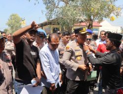 Geruduk Polres Sula, Warga Kawata  Tuntut Keadilan atas Kematian Riswan Umasugi