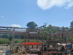 Proyek Pembangunan Pasar Larat di Tanimbar Tanpa Papan Infomasi