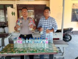 Sat Polairud Polres Sula Kembali Amankan Puluhan Botol Miras di Pelabuhan Sanana