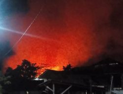 Area Lapangan Bola Desa Arna di Tanimbar Terbakar 