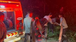 Polres Halteng Bersama Damkar dan Warga Padamkan Kebakaran Lahan di Gunung Benteng