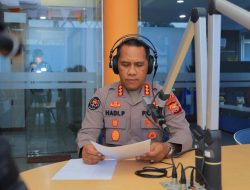 Jadi Presenter RRI, Kabidhumas Polda Malut Sampaikan Pesan Kamtibmas dan Ajak Cegah Karhutla