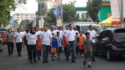 Kapolda Malut Lepas Jalan Sehat Hari Lalu Lintas Bhayangkara ke-71