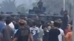 Bentrok Warga vs Brimob di Halteng, Protes Penangkapan Kasus Tewasnya Mantan Kades Bobane Jaya