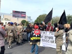 Krisis Air! GAMHAS Demo Kantor Wali Kota Ternate, Tagih Janji Ake Gaale