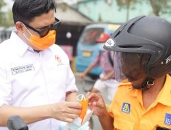 Cegah Kabut Asap Karhutla, KONI Sula Gandeng Dinkes Bagi-bagi Masker Gratis Kepada Siswa dan Masyarakat