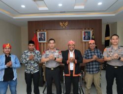 Berawal dari Silaturahmi, Suku Wayoli, Halbar ajak Kapolda Malut Hadiri Mubes