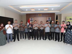 Polri Bersama Masyarakat, Kapolda Malut Terima Silaturahmi Imam Masjid Raya Sofifi