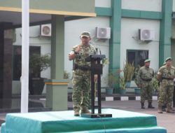 Pimpin Upacara  Penciuman Pataka dan Tradisi Masuk Korps, ini Pesan Pangdam XXVIII/Moloku Kie Raha